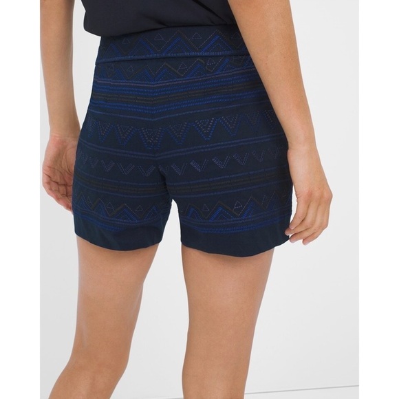 [WHBM] Navy Embroidered Shorts - Picture 5 of 8
